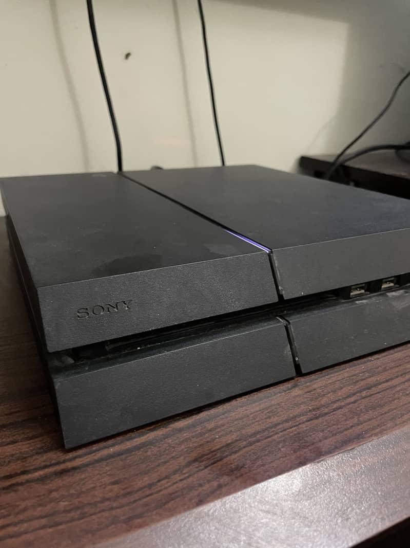 PS4 1TB 0