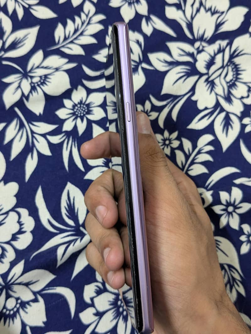 Samsung Mobile Note 9 4