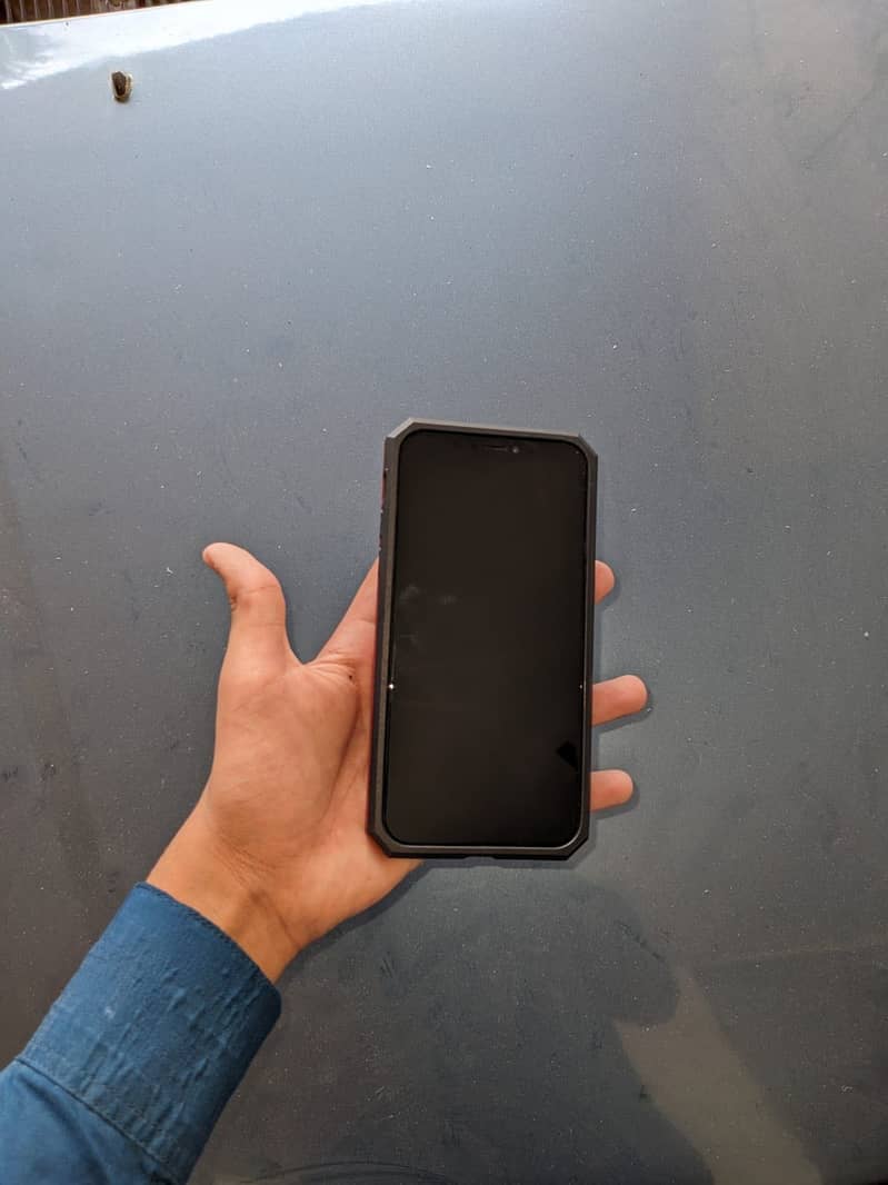 Apple iPhone X 4