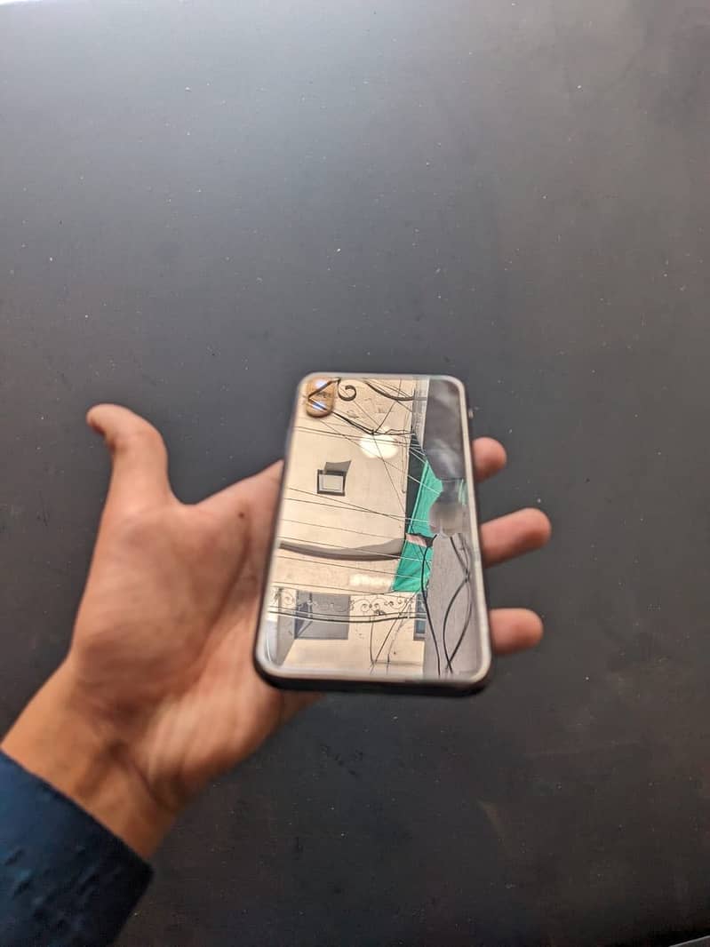 Apple iPhone X 5