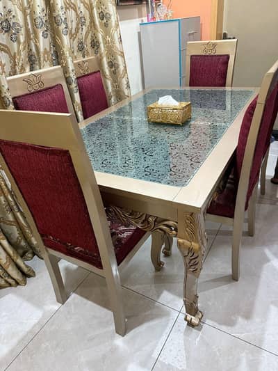 dinning table with 6 chairs