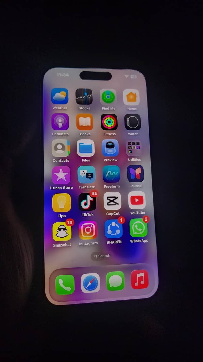 Apple iPhone 16 7
