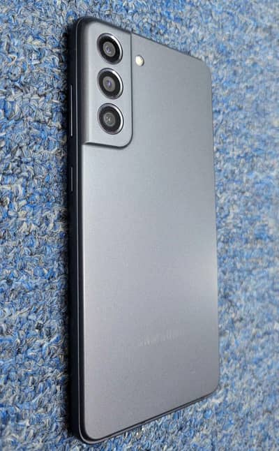 Samsung Mobile S21 FE 8/256