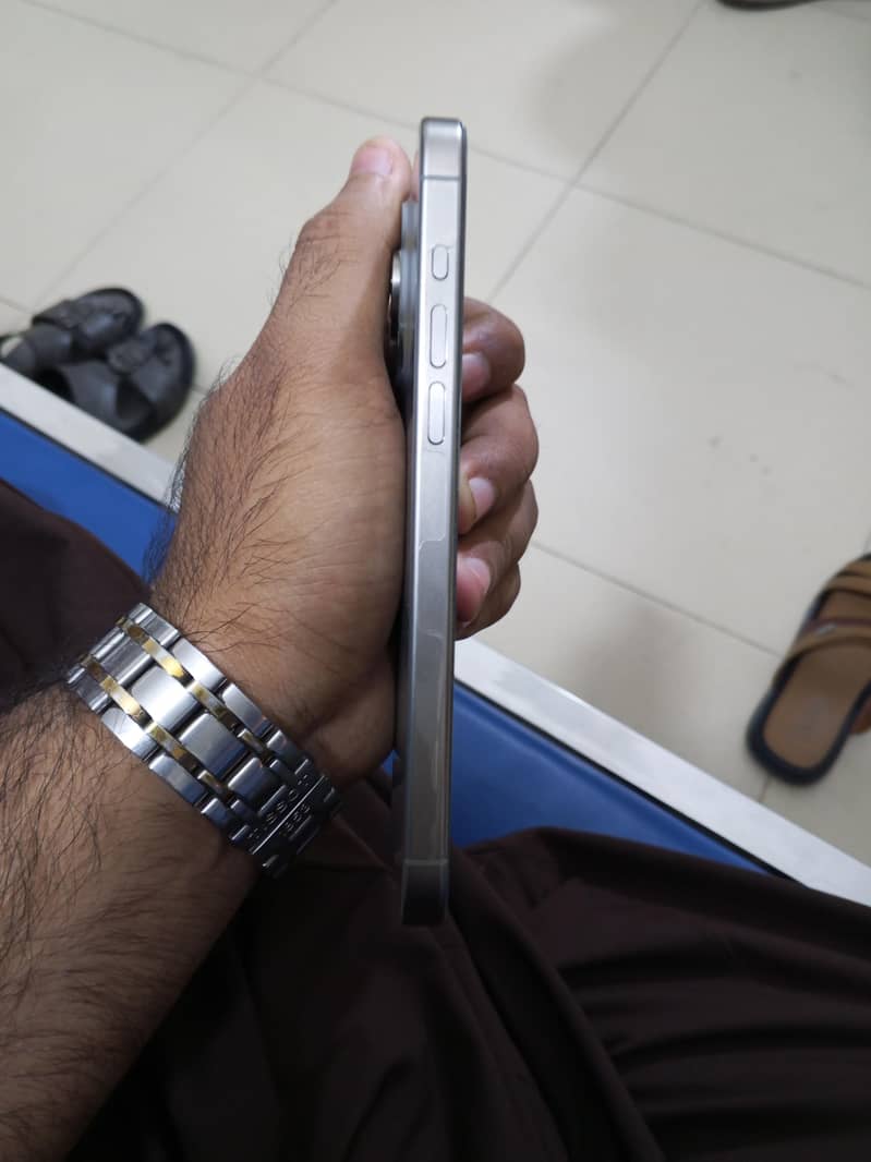 iphone 15 pro max 3