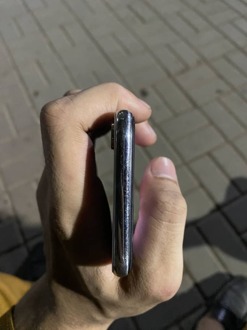 Apple iPhone X 6