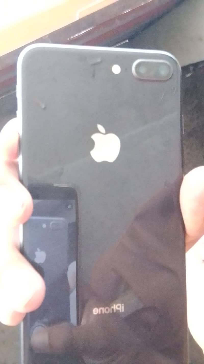 Apple iPhone 8 Plus 5