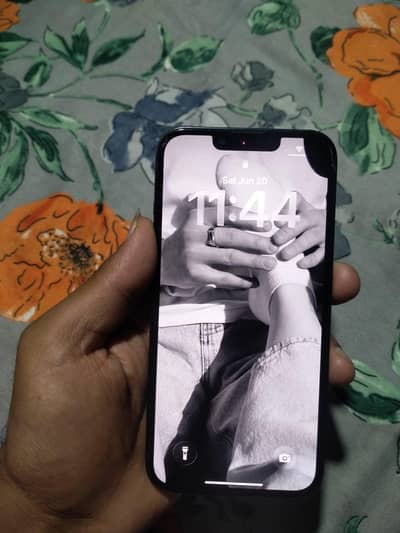 Apple iPhone 13