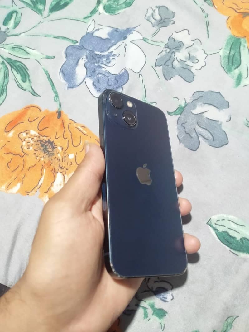 Apple iPhone 13 2