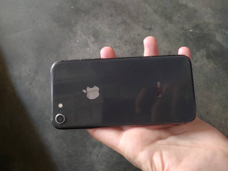 Apple iPhone 8 1