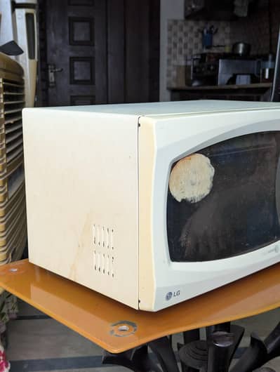LG Microwave Oven