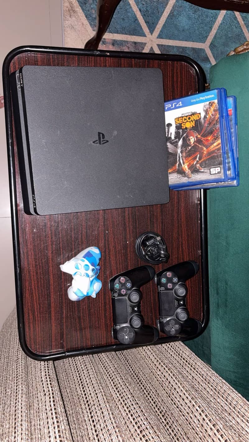 PS4 slim 0