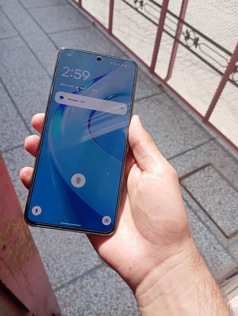 Google Pixel 8 Pro 2