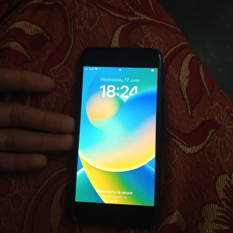 Apple iPhone 8 0
