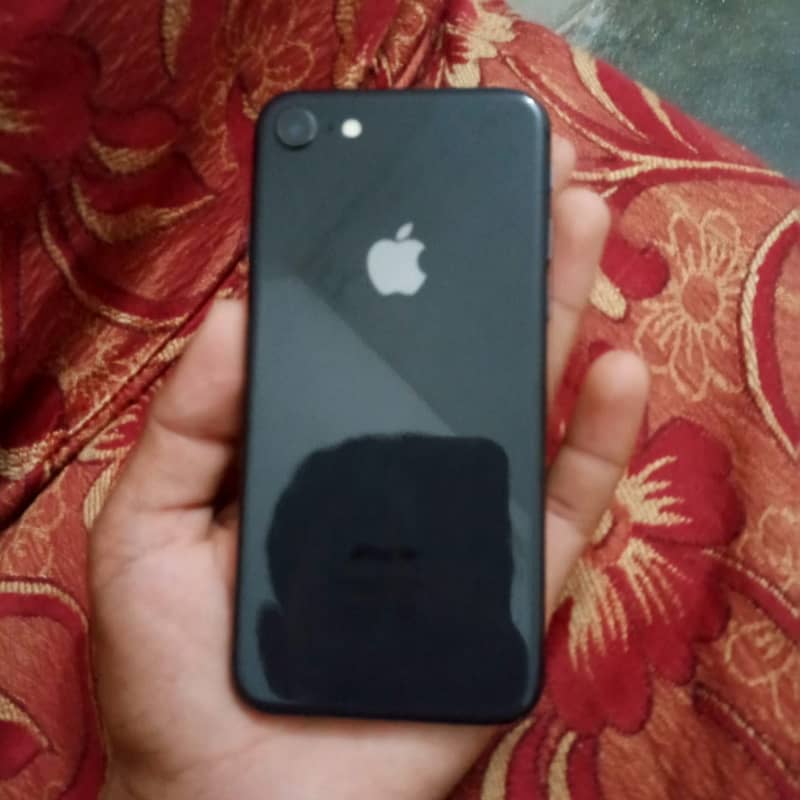 Apple iPhone 8 5
