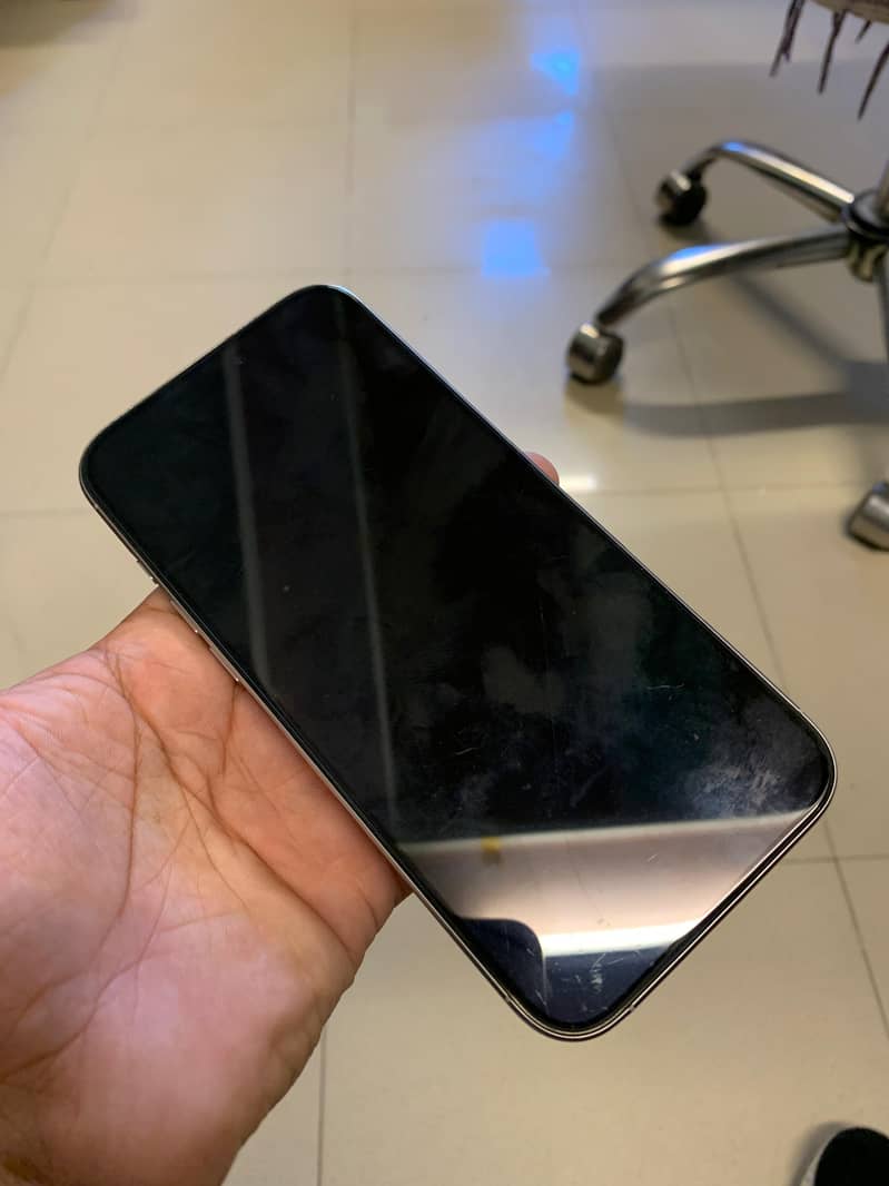 IPHONE 16 PRO MAX 1