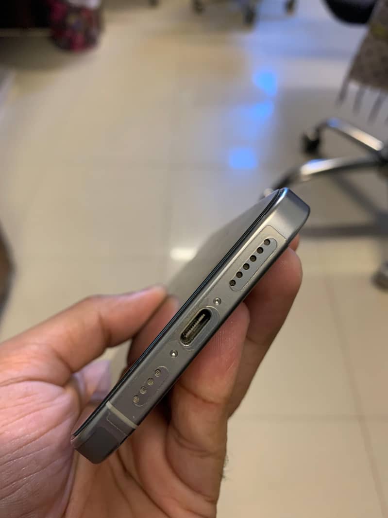 IPHONE 16 PRO MAX 3