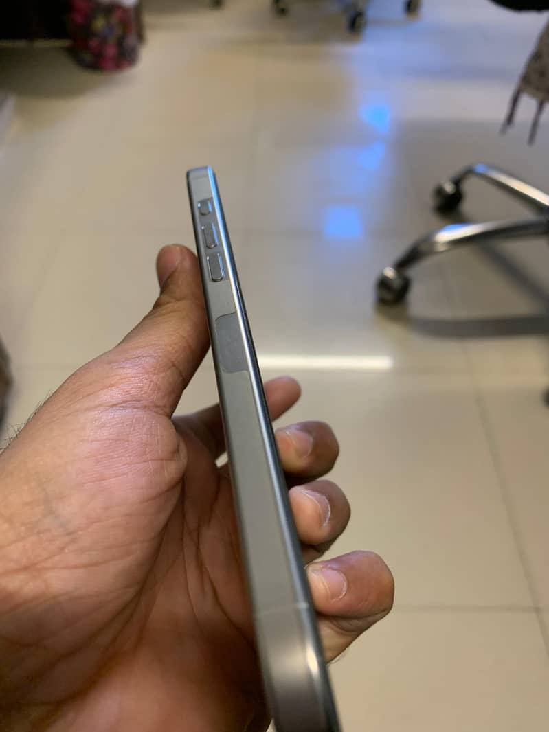 IPHONE 16 PRO MAX 5