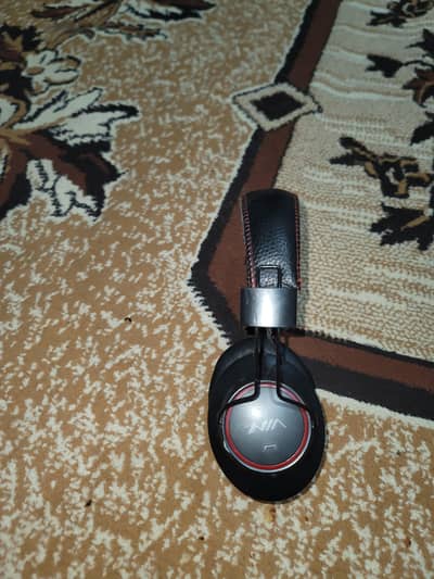 NIA headphonea