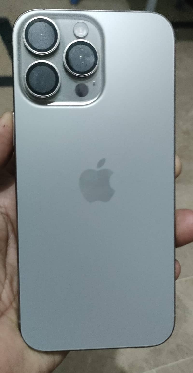 iphone 16 Pro max 3