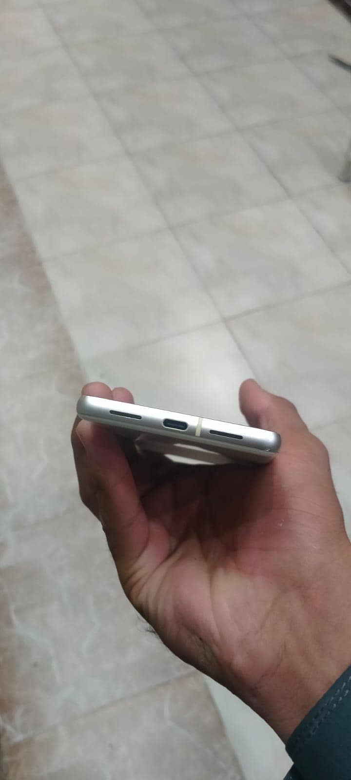 Google Pixel 7 3