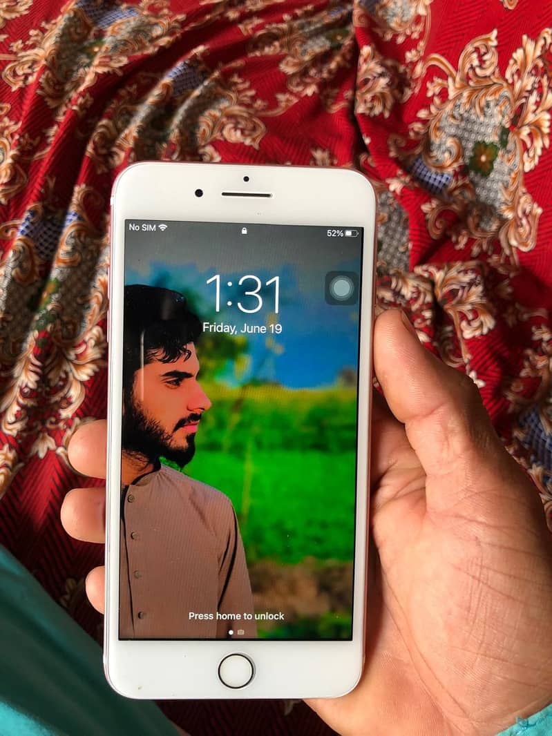 Apple iPhone 7 Plus 1