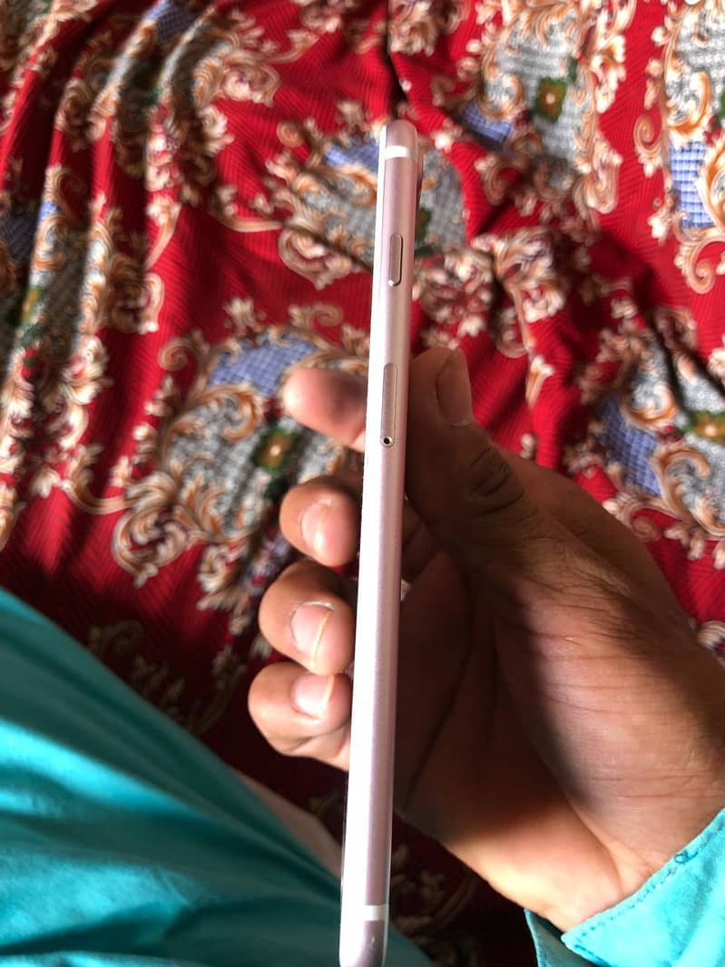 Apple iPhone 7 Plus 3
