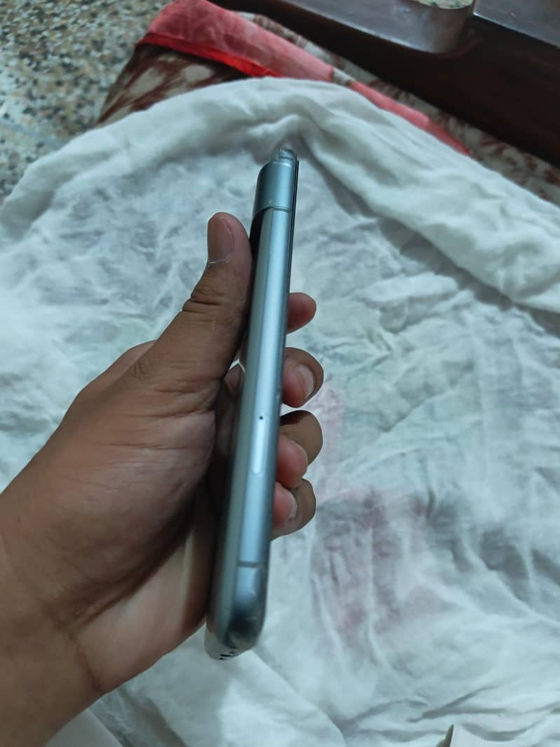 Google Pixel 8 3