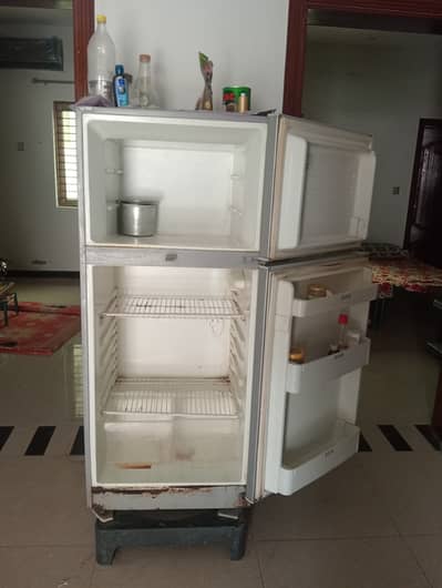 Fridge for sale old not working