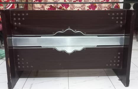 Executive Office Glass Table for sale Urgently just slightly used