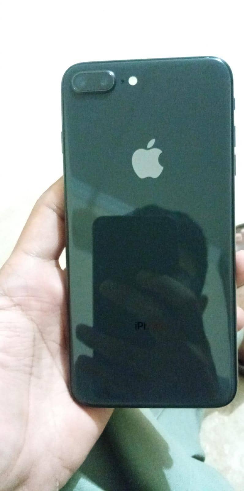 Apple iPhone 8 Plus 1