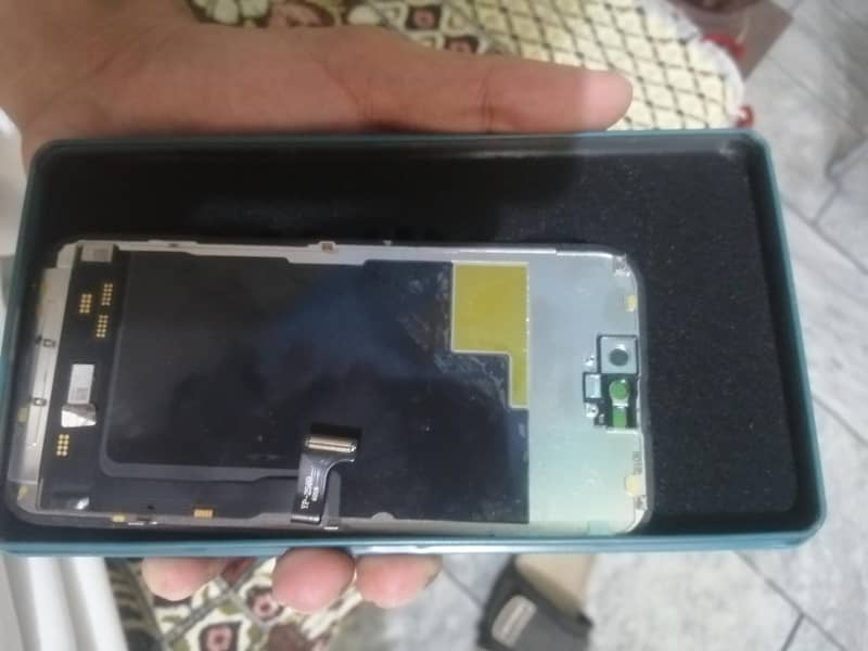 Apple iPhone 15 Pro panel 1