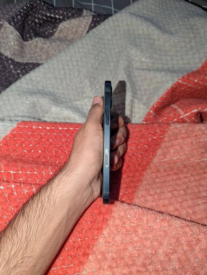 Apple iPhone 12 0
