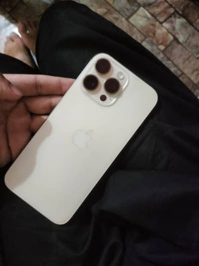 Apple iPhone 16 Pro Max