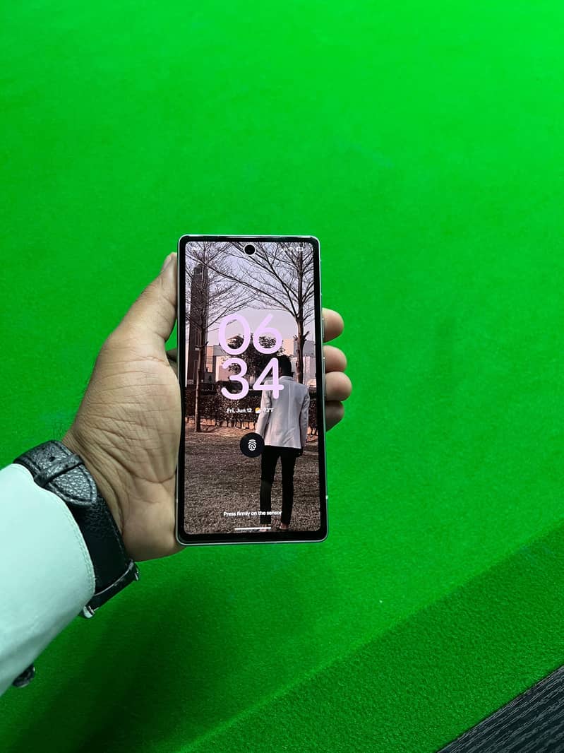 Google Pixel 7a 2