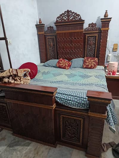 used bed set good codition