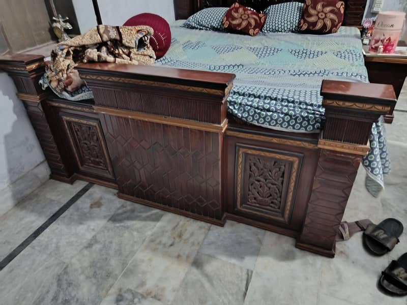 used bed set good codition 2