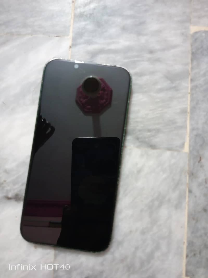 Apple iPhone 13 1