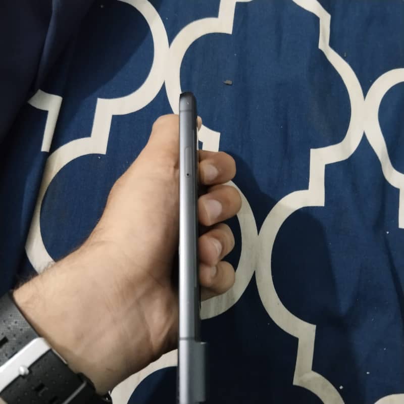 Google Pixel 8 4
