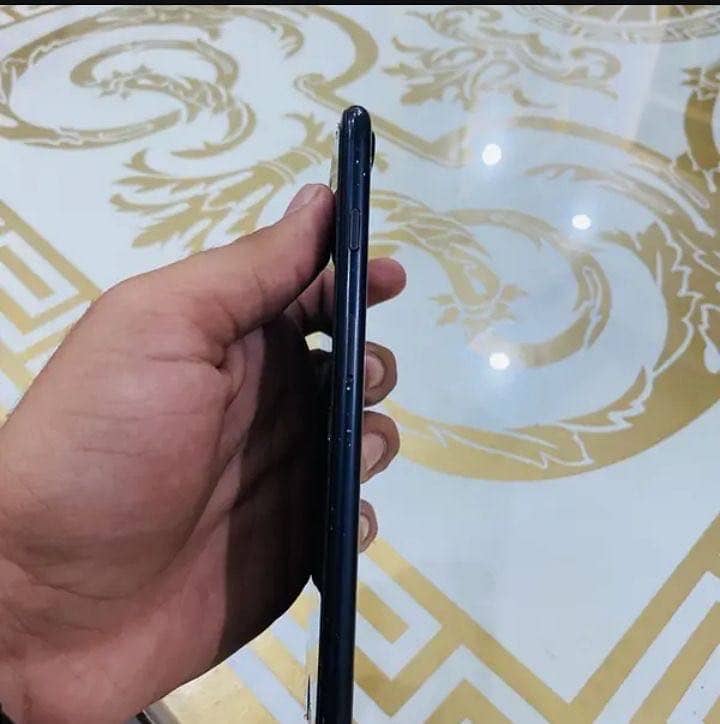 Apple iPhone 7 Plus 1