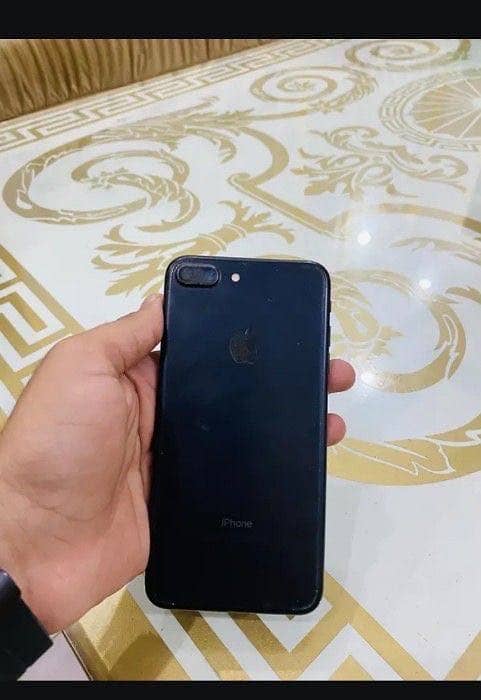 Apple iPhone 7 Plus 2