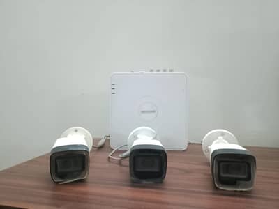 Hikvision 8 Channel DVR DS-7108HGHI-F1/N with 1TB WD HDD + 3x 2MP Cam