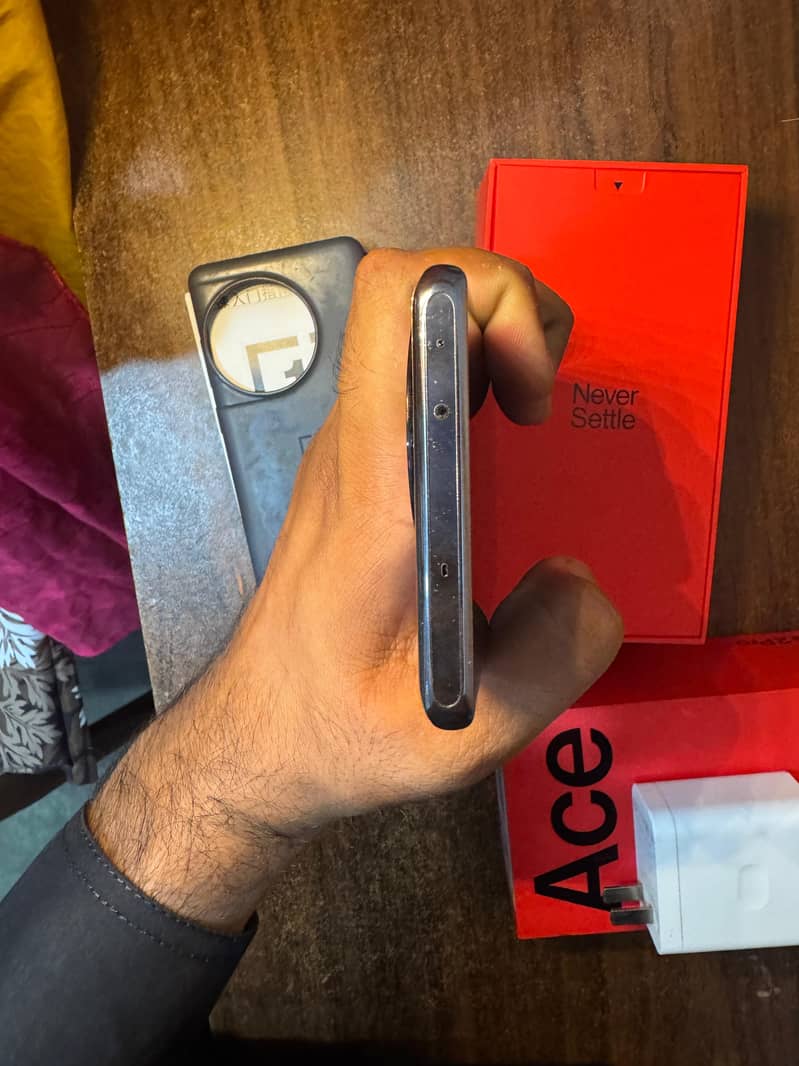 One Plus Ace 2 Pro 3