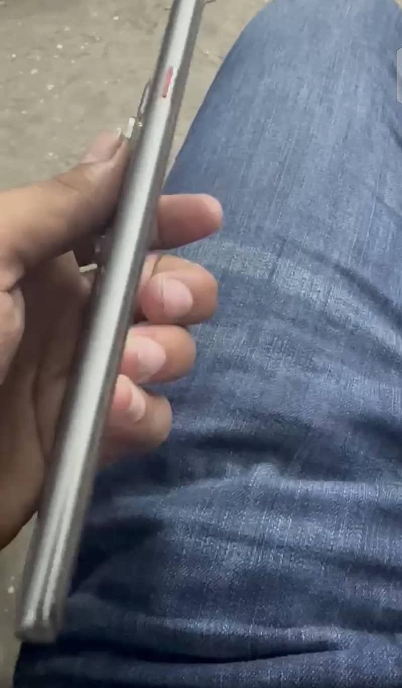 Tecno CAMON 40 Pro 4