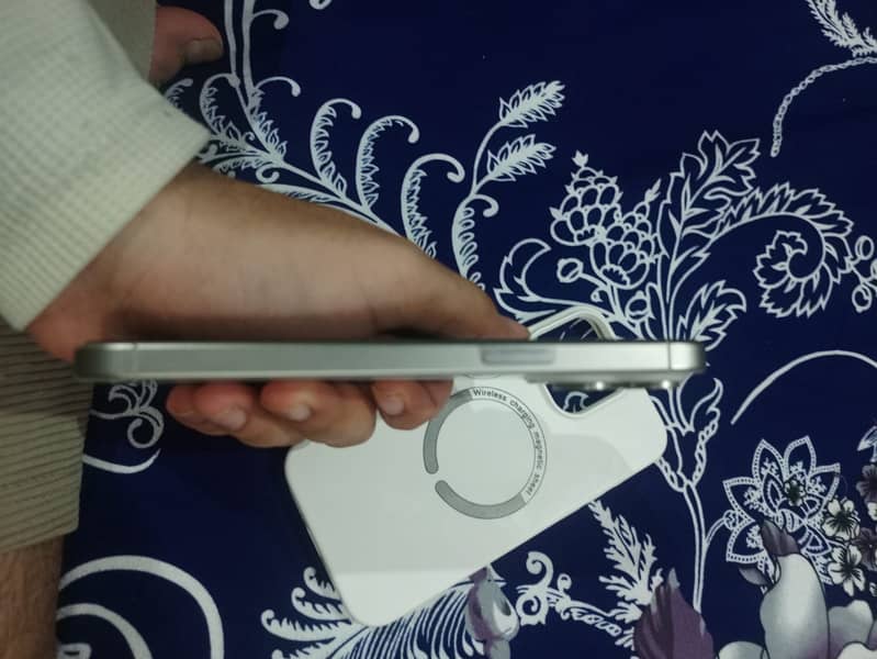 Apple iPhone 15 Pro Max 3