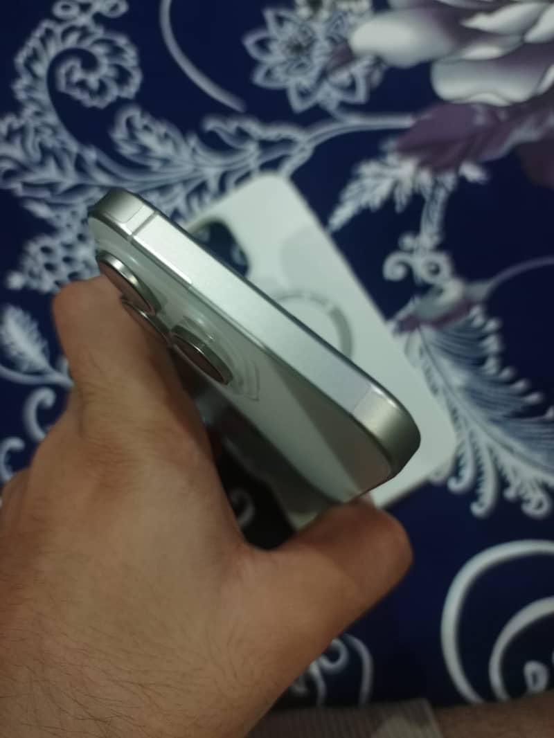 Apple iPhone 15 Pro Max 5