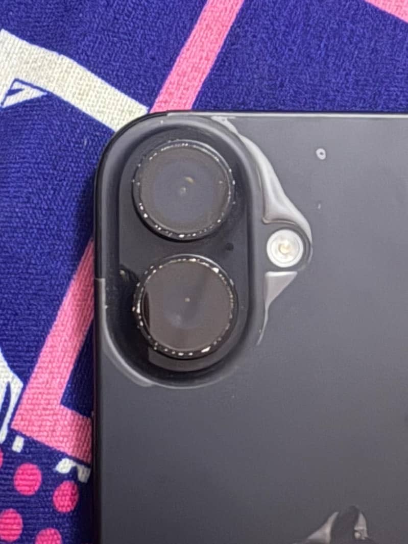 Apple iPhone 16 6