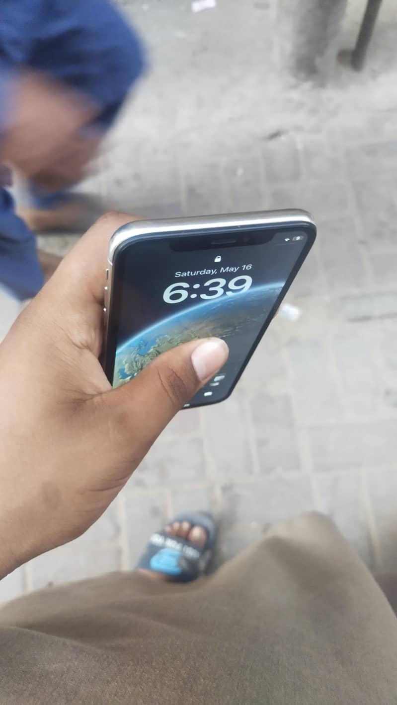Apple iPhone X 3