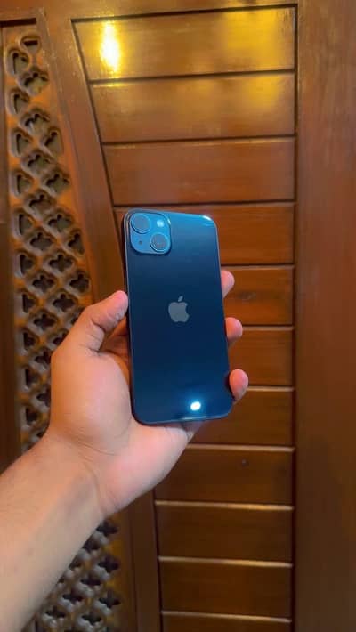 Apple iPhone 13