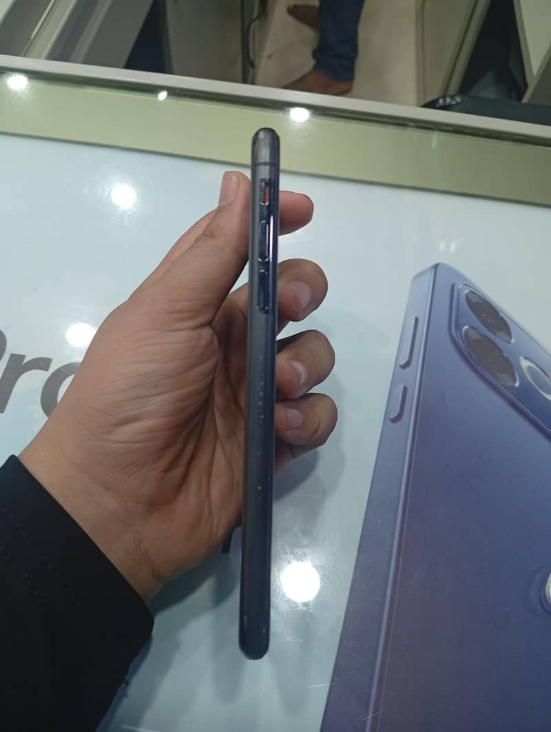 Apple iPhone X 3