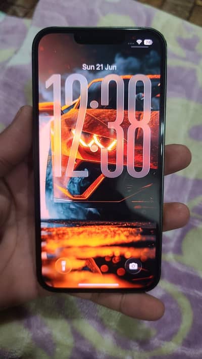 Apple iPhone 13